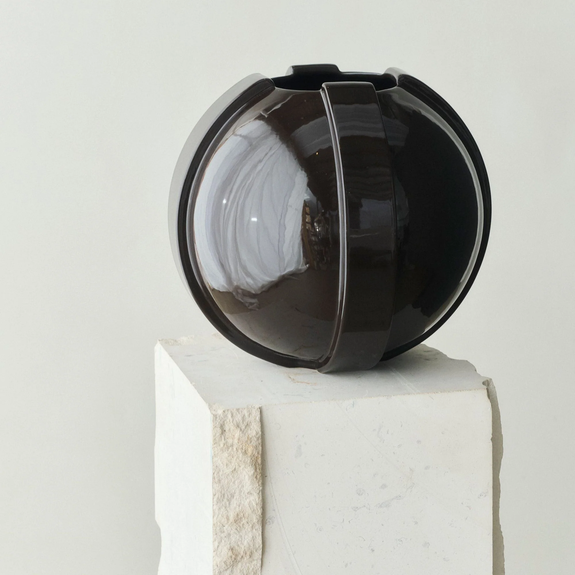 Vinci Vase 02 - Image 7